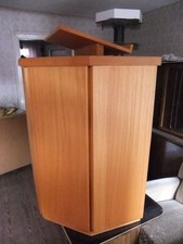 Hochwertiger Rednerpult aus